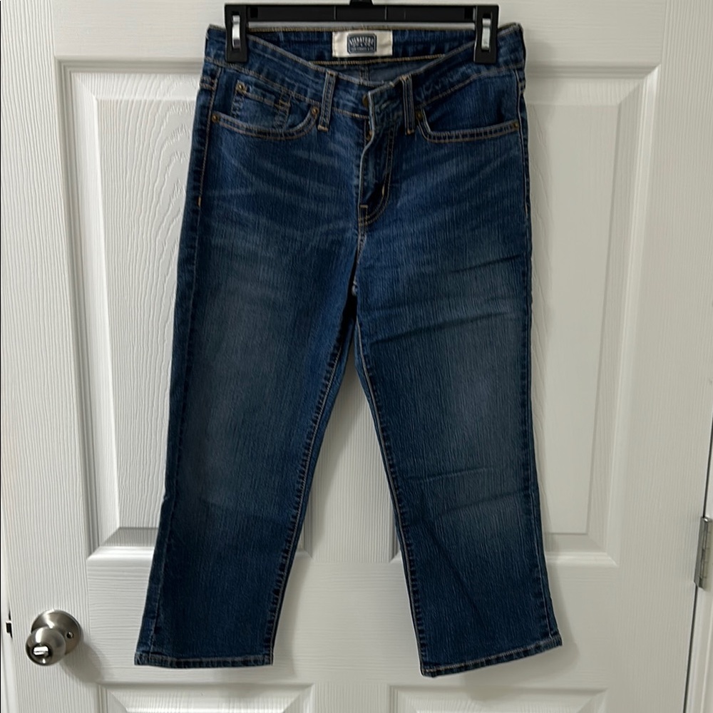 Women’s Signature by Levi Strauss blue jean capri length pants